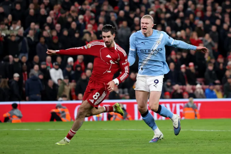 Late Haaland Penalty Sinks Liverpool as Arsenal Tighten Grip on Premier League Title Race Liverpool man city